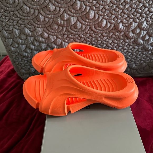 Balenciaga Mold Women’s Slides - Picture 4 of 6